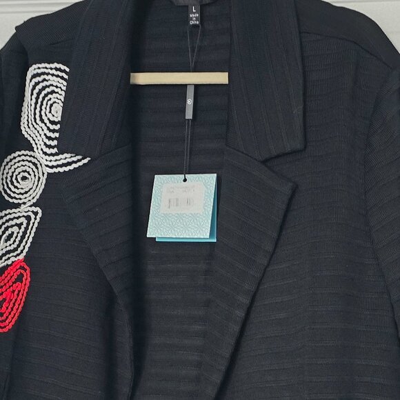 Blazer - Picture 4 of 5